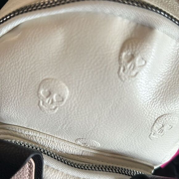 BETSY JOHNSON FRENCHIE PUG MINI BACKPACK - Picture 3 of 8